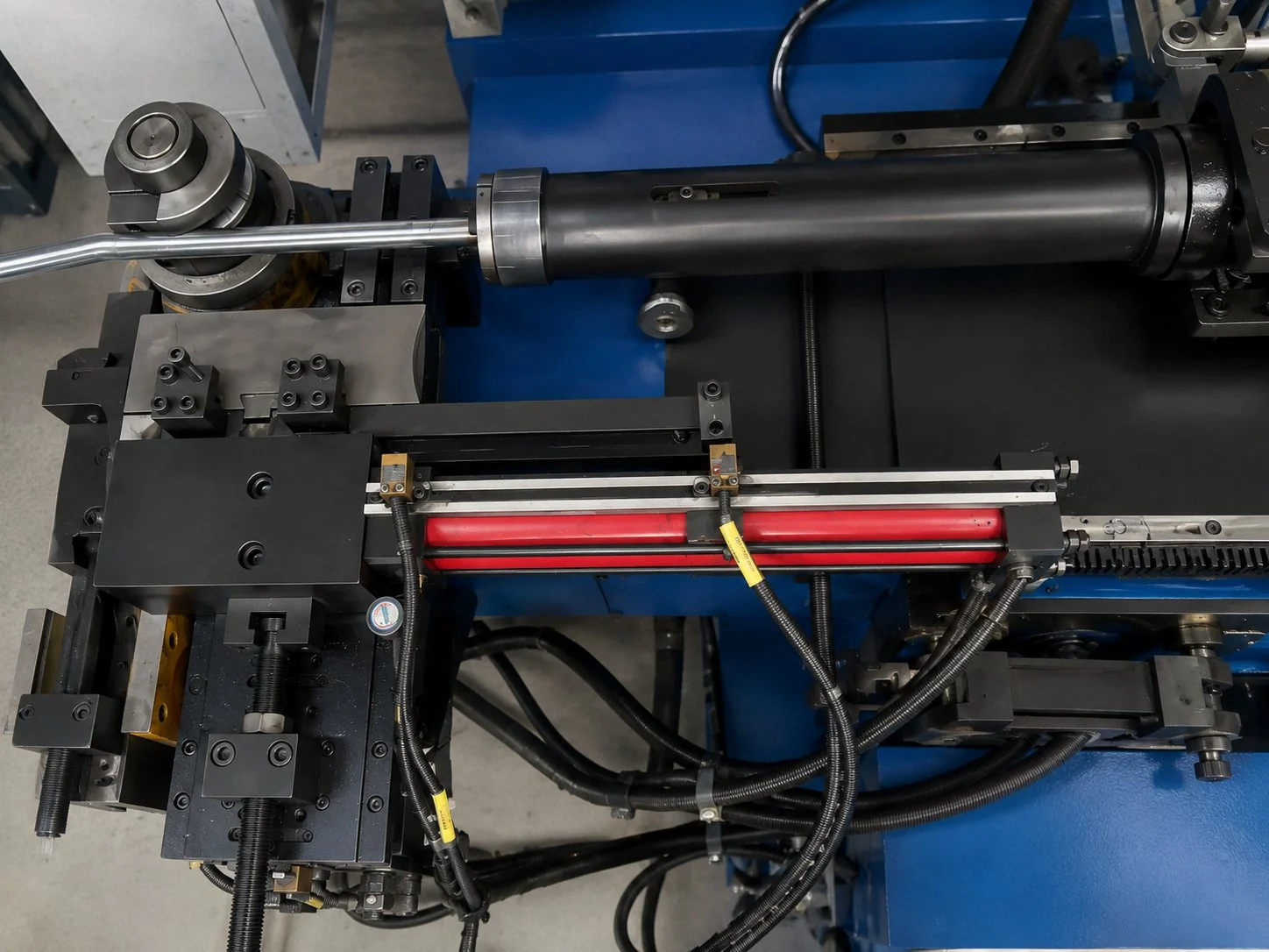 Tube bending machine for motorcycle racks and guards